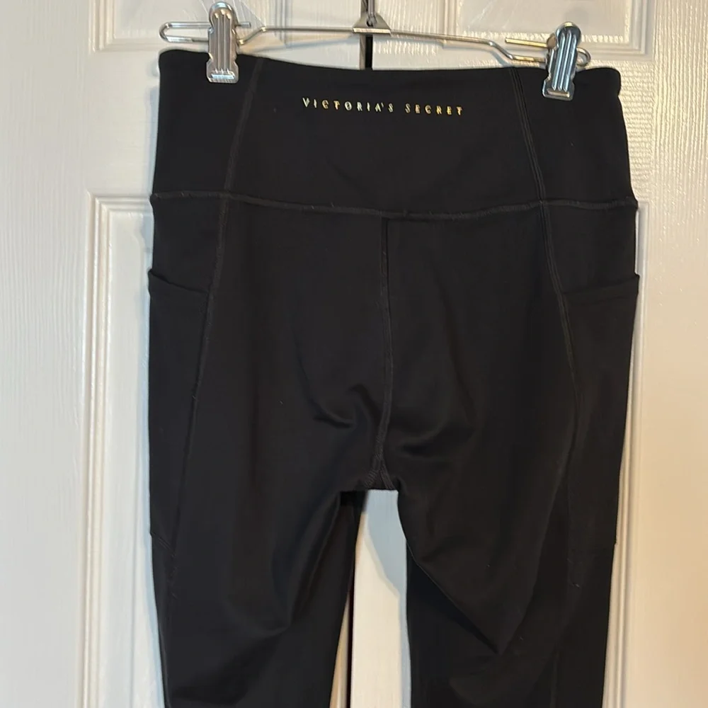 Victoria's Secret leggings in black size 4